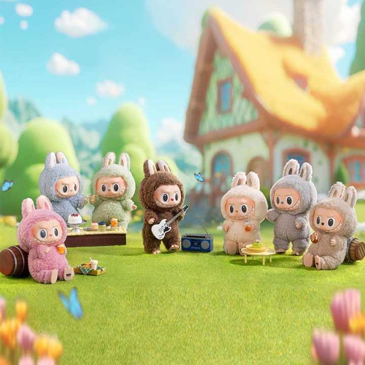 𝘼𝙧𝙖𝙗𝙞𝙖𝙣 𝙑𝙖𝙪𝙡𝙩™ Labubu – Wild Cartoon-Style Keychain