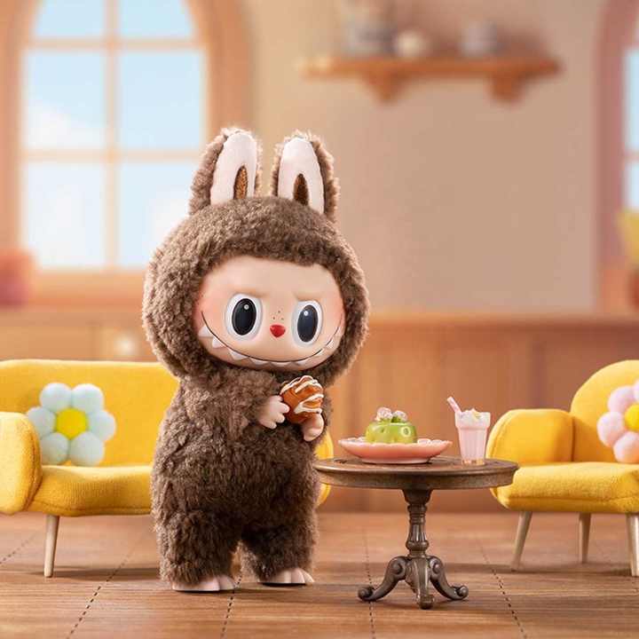 𝘼𝙧𝙖𝙗𝙞𝙖𝙣 𝙑𝙖𝙪𝙡𝙩™ Labubu – Wild Cartoon-Style Keychain
